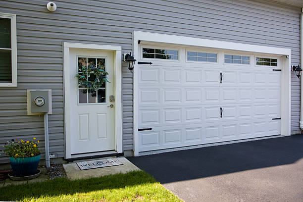 24/7 Emergency Garage Door Panel Replacement experts in Sutton County County, TX